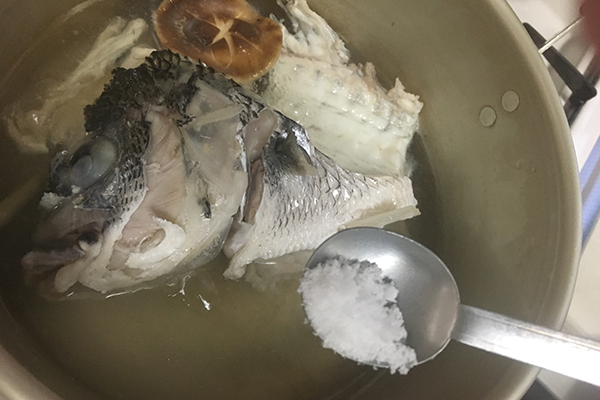 チヌ(クロダイ)あら炊き料理釣り魚