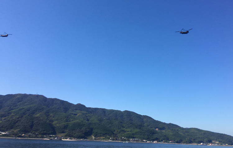 岩国沖で青物ゲーム中に上空を飛ぶ軍用機
