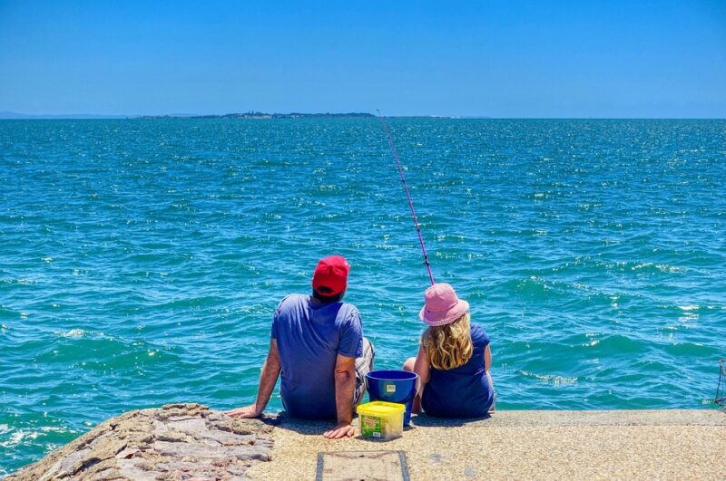 彼女や妻と釣りの楽しみを共有する方法